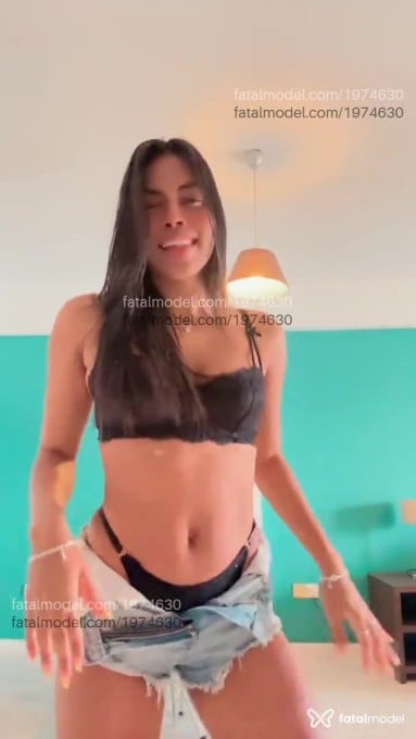 Acompanhante mulher morena (o) de olhos pretos em Curitiba - Jade Larini