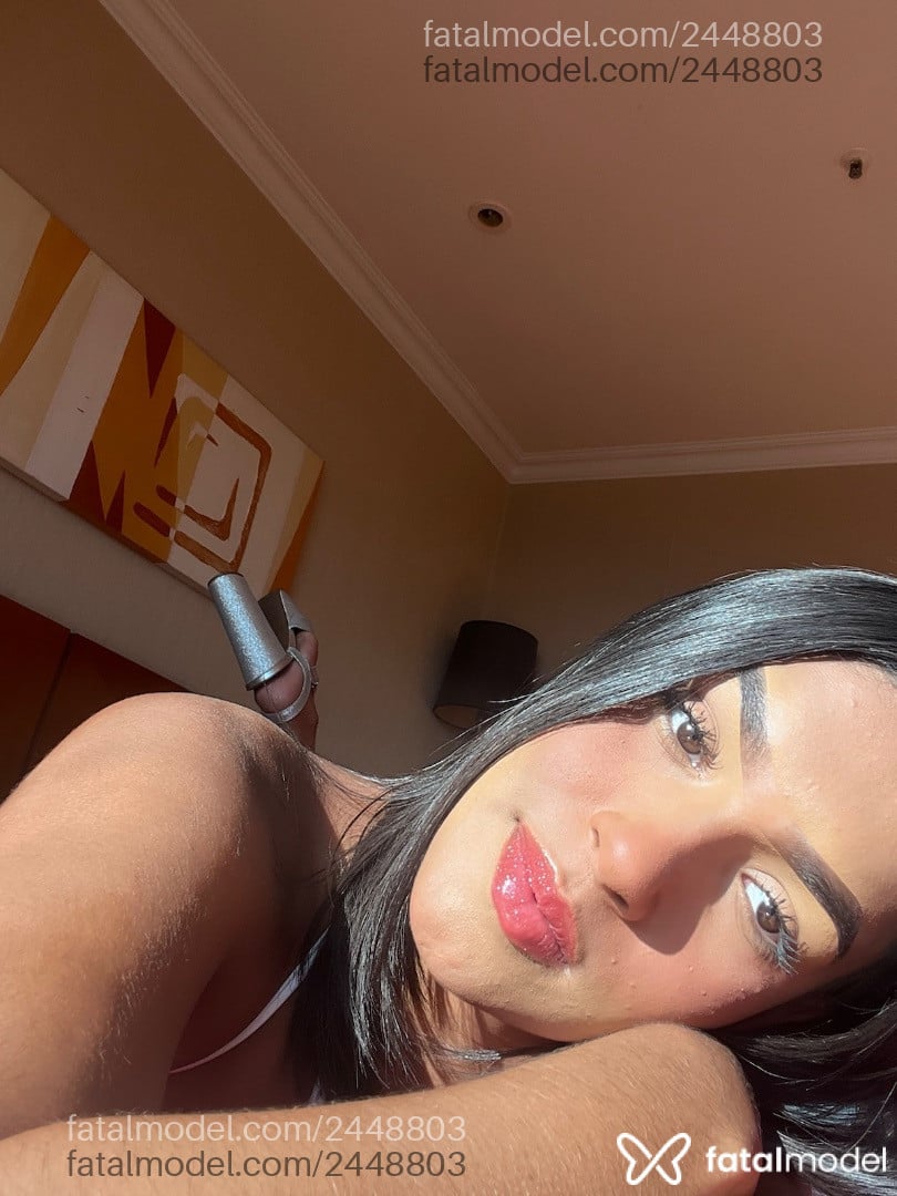 Acompanhante mulher morena (o) de olhos castanhos em Balneário Camboriú - Mia Gonçalves