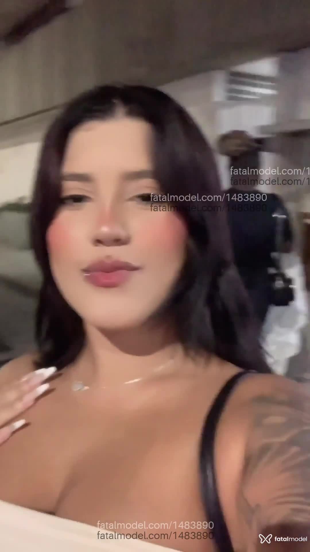 Acompanhante mulher com cabelo castanho de olhos castanhos em Balneário Camboriú - Alice