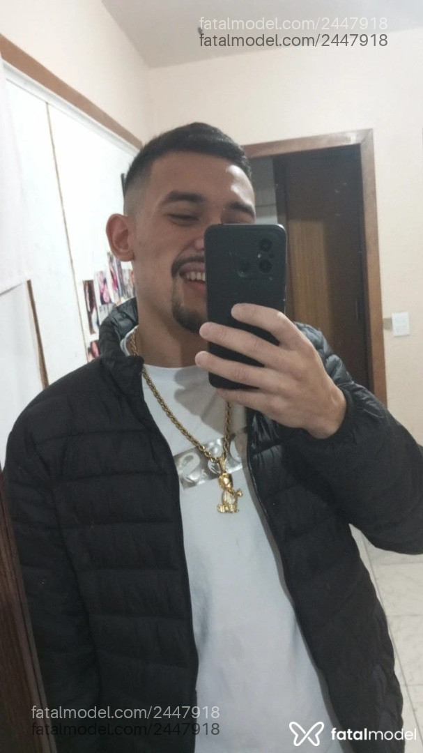Acompanhante homem morena (o) de olhos castanhos em Virtual Acompanhante homem morena (o) de olhos castanhos em Virtual - Costa