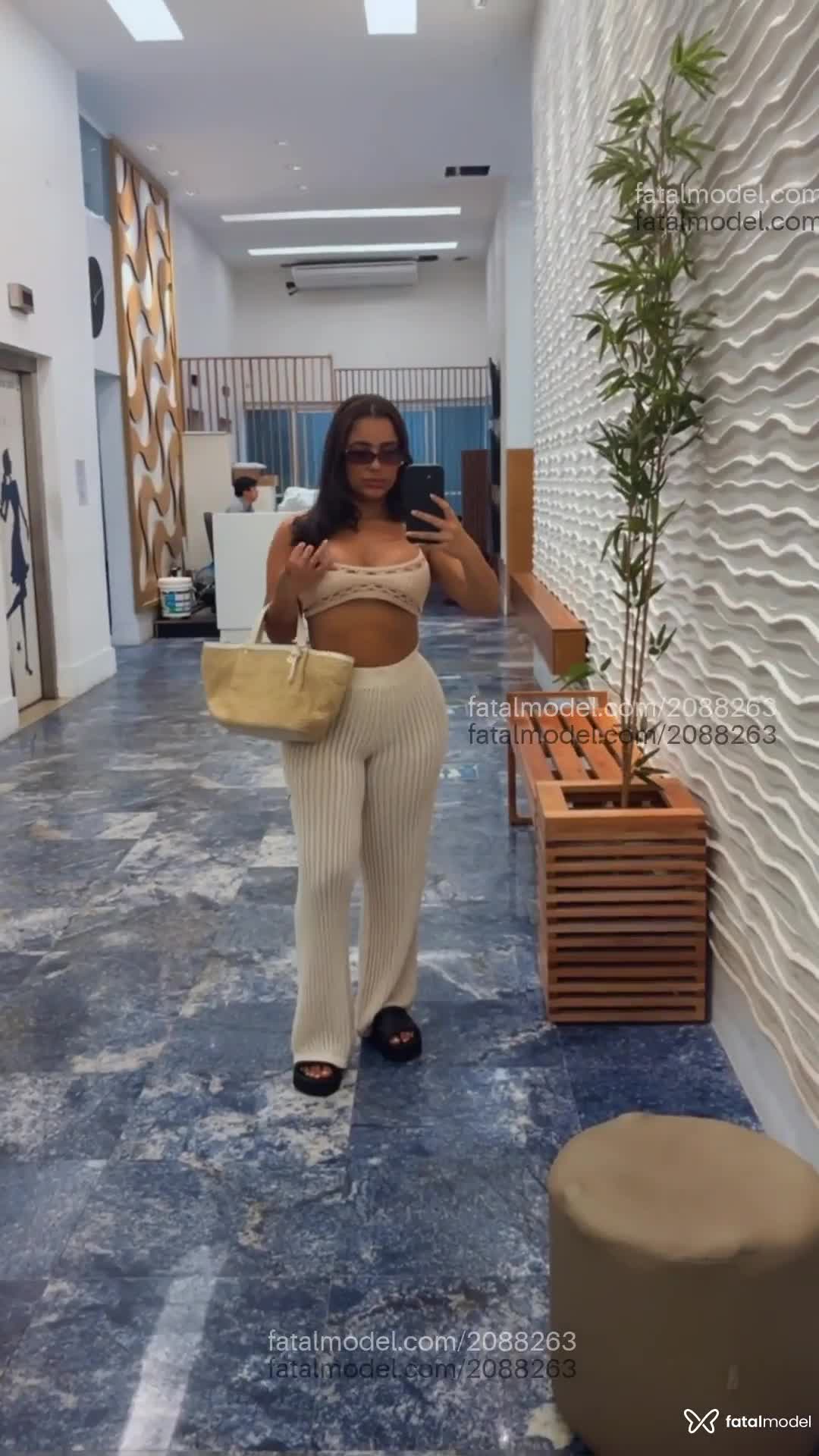 Acompanhante mulher morena (o) de olhos pretos - Bruna Carvalho