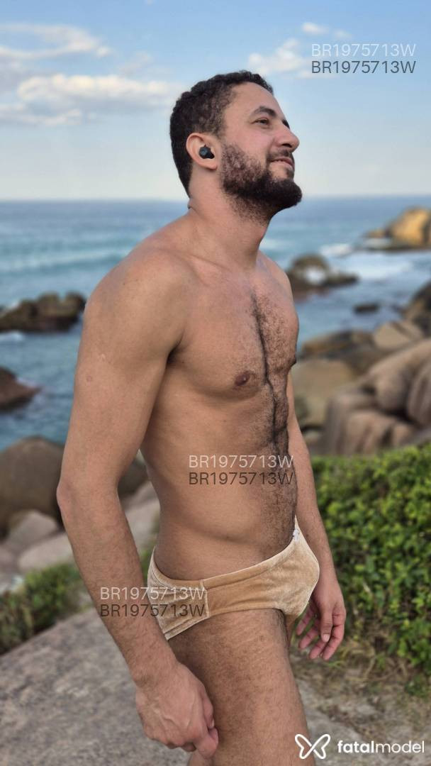 Acompanhante homem morena (o) de olhos castanhos em Florianópolis - Diogo Crux