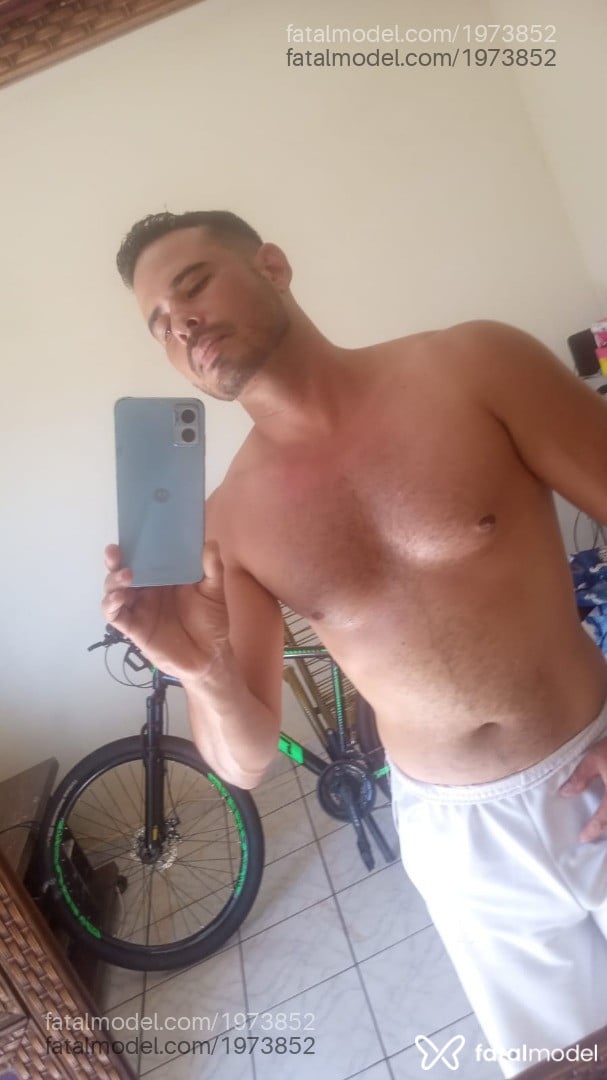 Acompanhante homem morena (o) de olhos castanhos em São Paulo - Jcmoreno