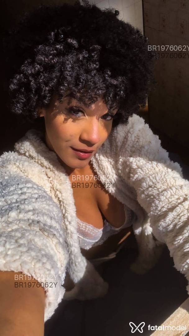 Acompanhante mulher morena (o) de olhos pretos em São Sebastião do Paraíso Acompanhante mulher morena (o) de olhos pretos em São Sebastião do Paraíso - Ariane