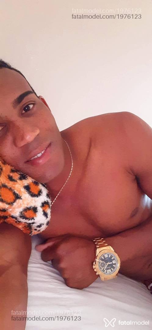 Acompanhante homem morena (o) de olhos castanhos - Pretinho King