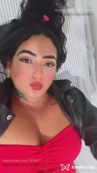 Acompanhante mulher morena (o) de olhos castanhos em Piúma Acompanhante mulher morena (o) de olhos castanhos em Piúma - Thamires
