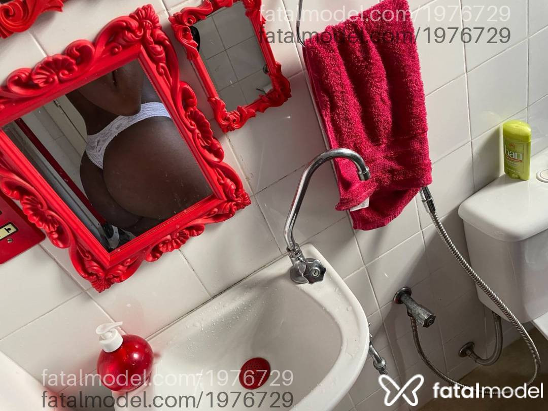 Acompanhante mulher morena (o) de olhos pretos em Virtual - Tatá