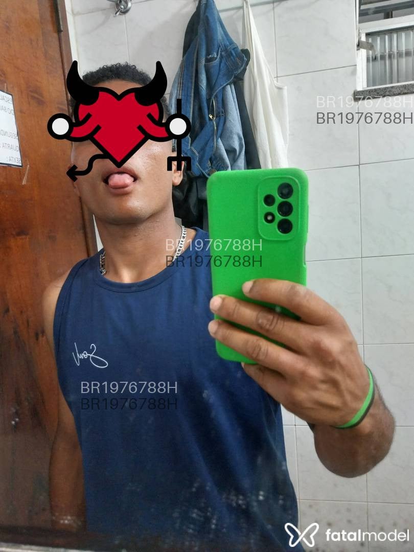 Acompanhante homem morena (o) de olhos castanhos em Rio das Ostras - Marcel