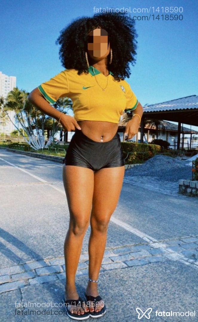 Acompanhante mulher morena (o) de olhos pretos - Morena