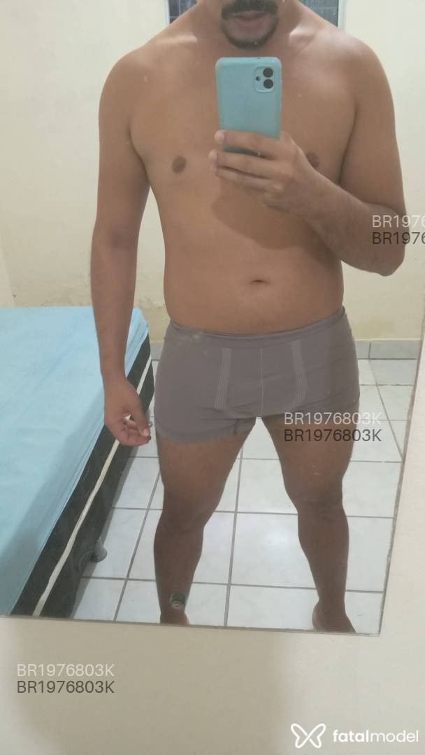 Acompanhante homem com cabelo castanho de olhos castanhos - Luiz Acompanhante homem com cabelo castanho de olhos castanhos - Luiz