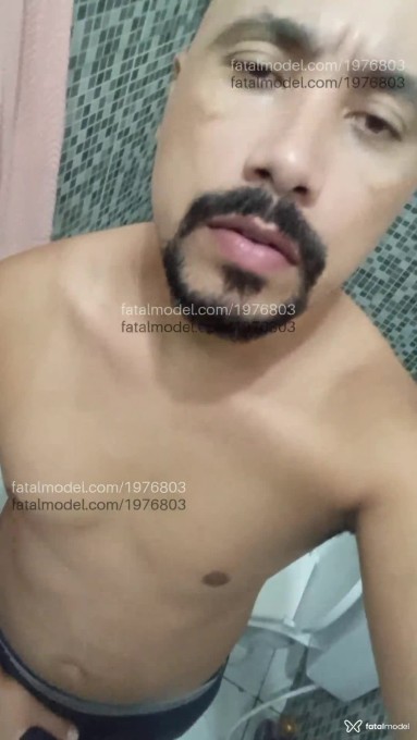 Acompanhante homem com cabelo castanho de olhos castanhos - Luiz Acompanhante homem com cabelo castanho de olhos castanhos - Luiz