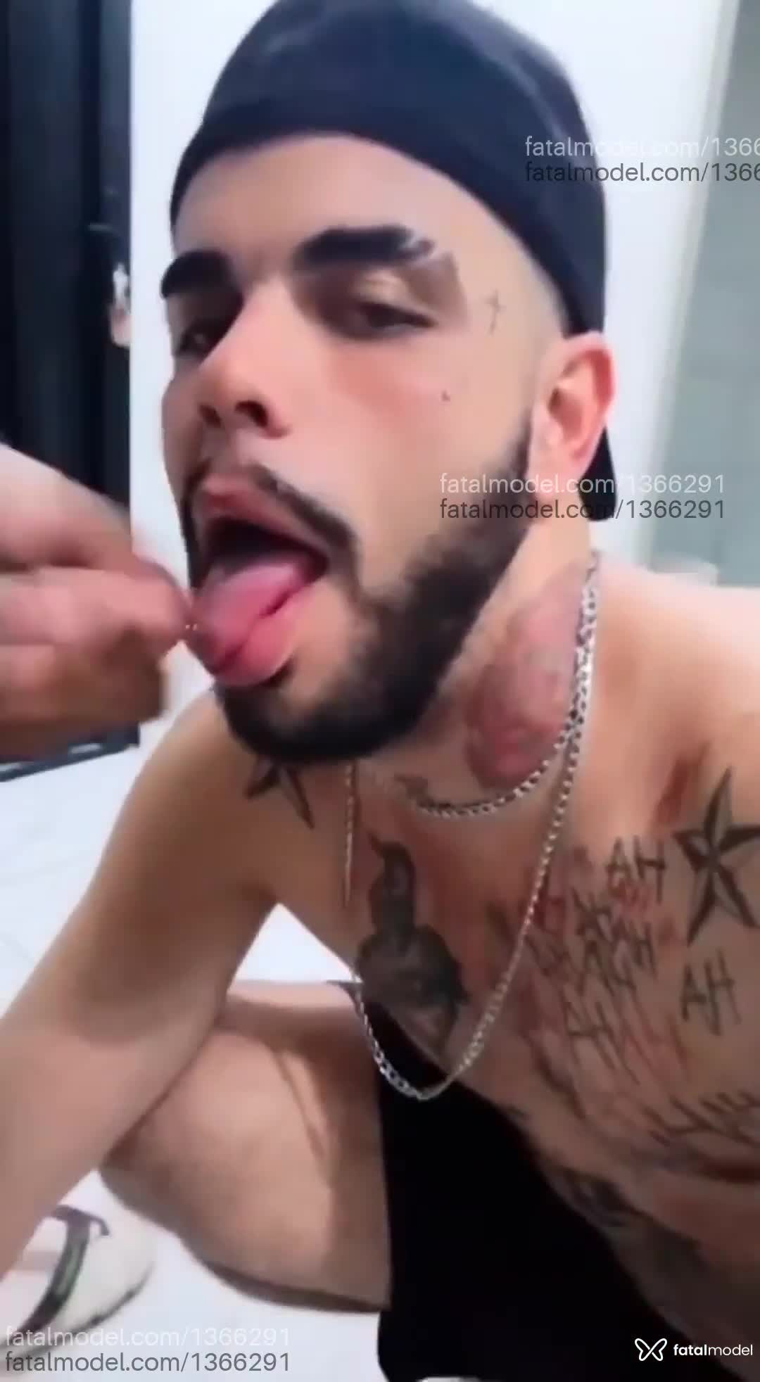 Acompanhante homem morena (o) de olhos castanhos em Uberaba - Arthur Henrique
