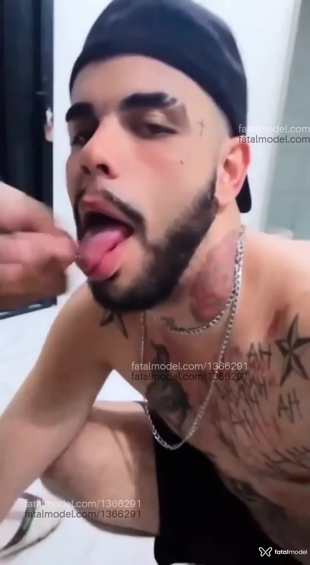 Acompanhante homem morena (o) de olhos castanhos em Uberaba - Arthur Henrique