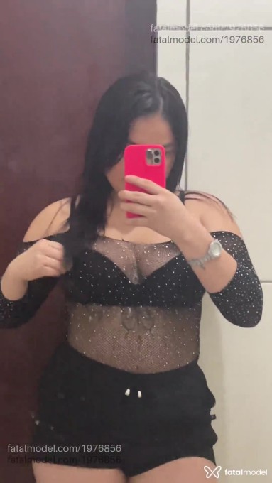 Acompanhante mulher morena (o) de olhos castanhos - Evellyn Diaz Acompanhante mulher morena (o) de olhos castanhos - Evellyn Diaz
