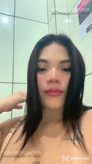 Acompanhante mulher morena (o) de olhos castanhos - Evellyn Diaz Acompanhante mulher morena (o) de olhos castanhos - Evellyn Diaz