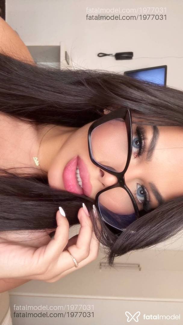 Acompanhante mulher morena (o) de olhos castanhos - Jade Milani