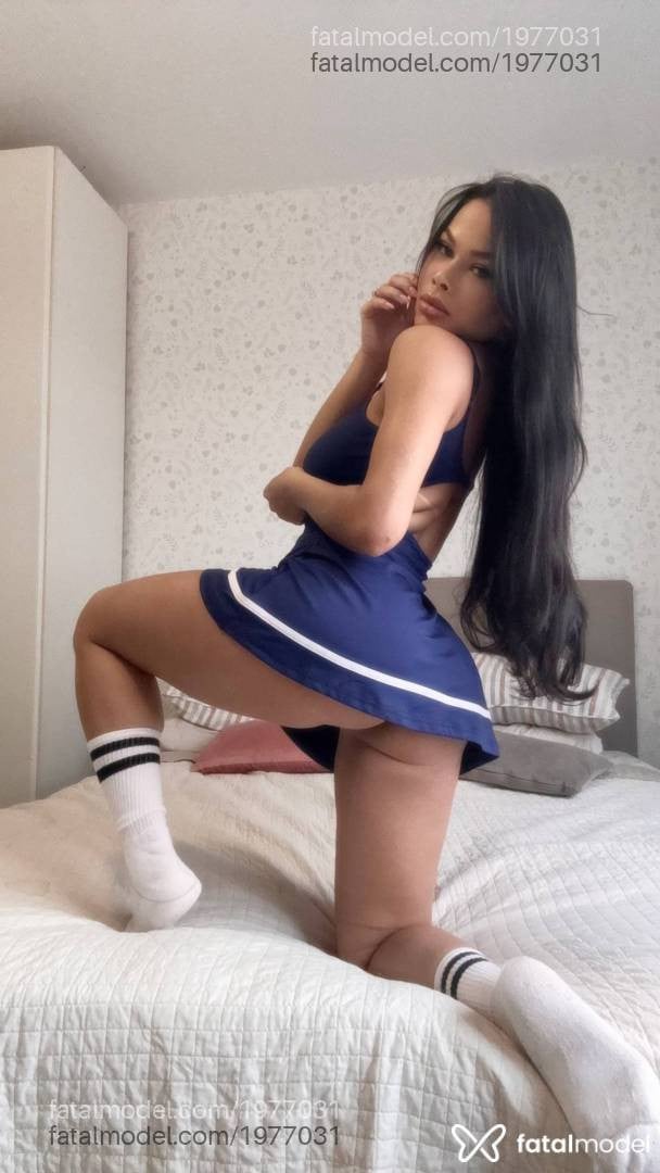 Acompanhante mulher morena (o) de olhos azuis - Jade Milani