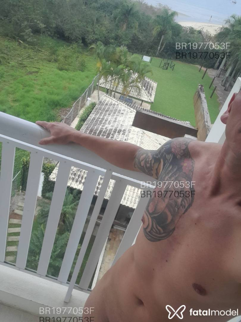 Acompanhante homem com cabelo castanho de olhos castanhos em Florianópolis - Fernando