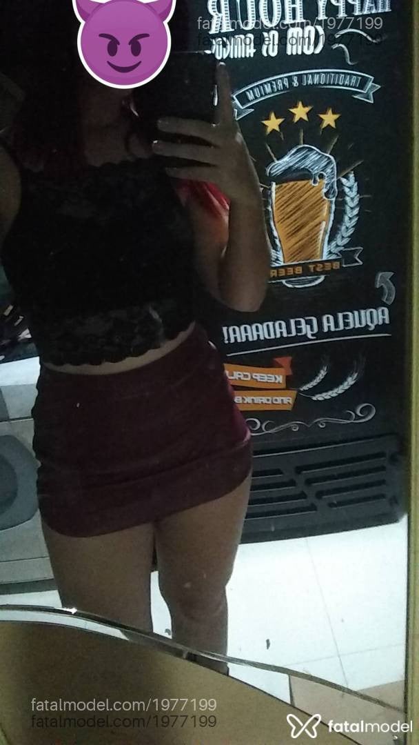 Acompanhante mulher loira (o) de olhos castanhos em Jaraguá do Sul - Hellen