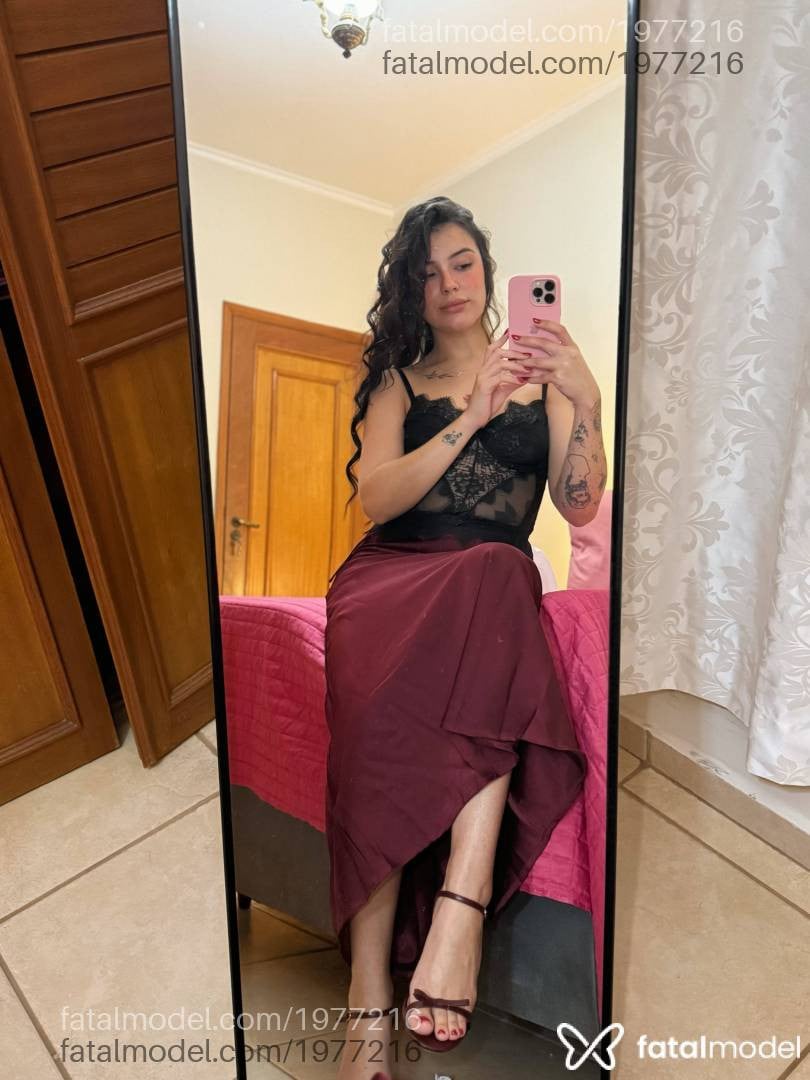 Acompanhante mulher morena (o) de olhos pretos - Ariel Rossi