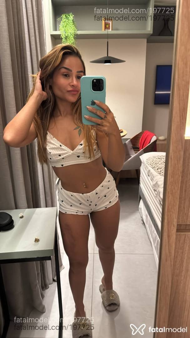 Acompanhante mulher morena (o) de olhos pretos - Manuzinha