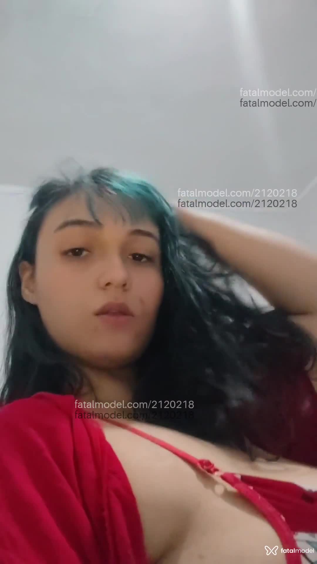 Acompanhante mulher com cabelo colorido de olhos pretos em Piracicaba - Letícia Dias