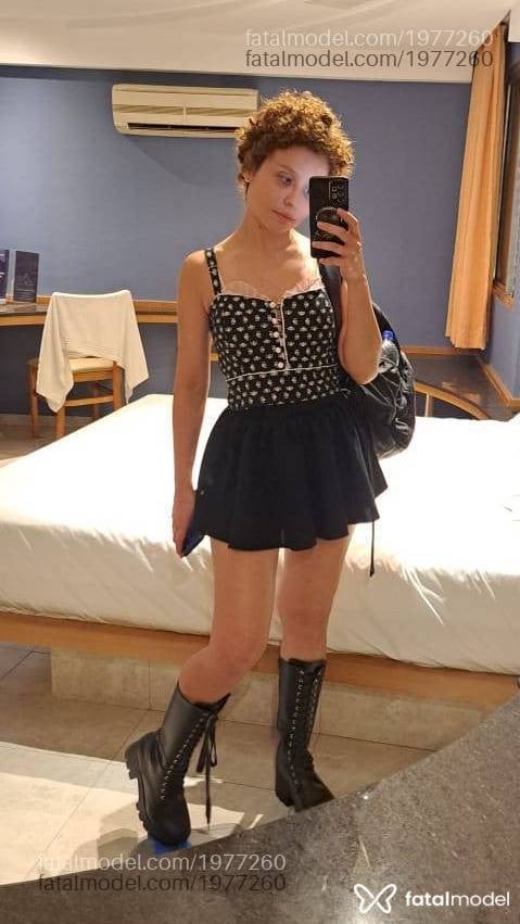 Acompanhante mulher loira (o) de olhos mel em São Paulo Acompanhante mulher loira (o) de olhos mel em São Paulo - Delila Haze