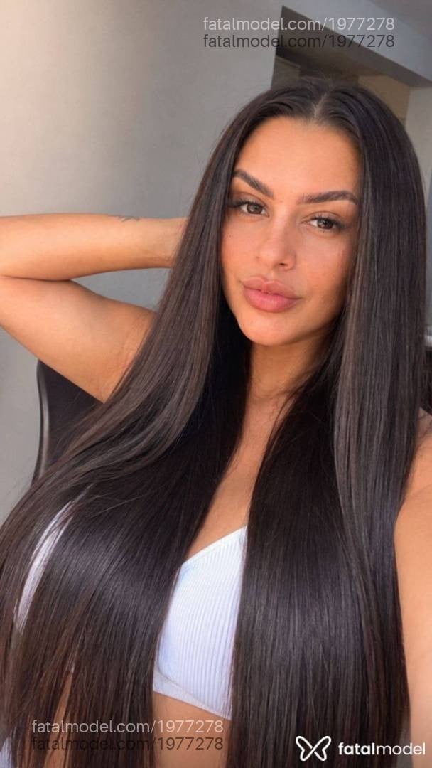 Acompanhante mulher com cabelo castanho de olhos castanhos - Camila Angel