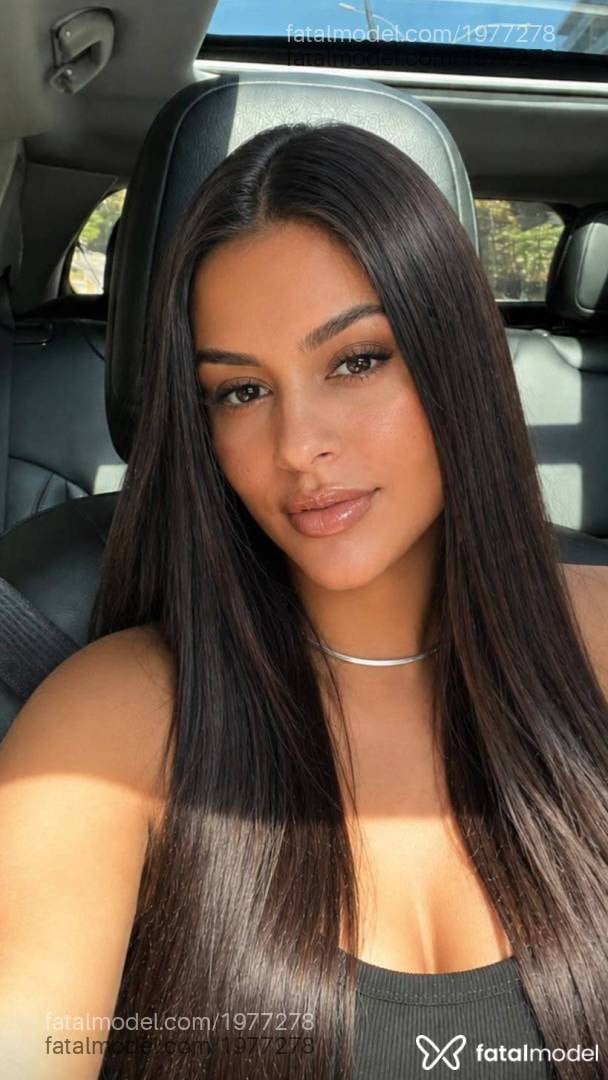Acompanhante mulher com cabelo castanho de olhos castanhos em Barbacena - Camila Angel