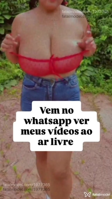 Acompanhante mulher com cabelo colorido de olhos castanhos em Belém - Vicky Yamagata