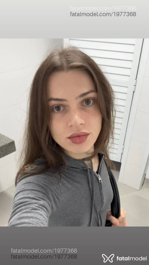 Acompanhante mulher trans com cabelo castanho de olhos verdes em Virtual - Regina