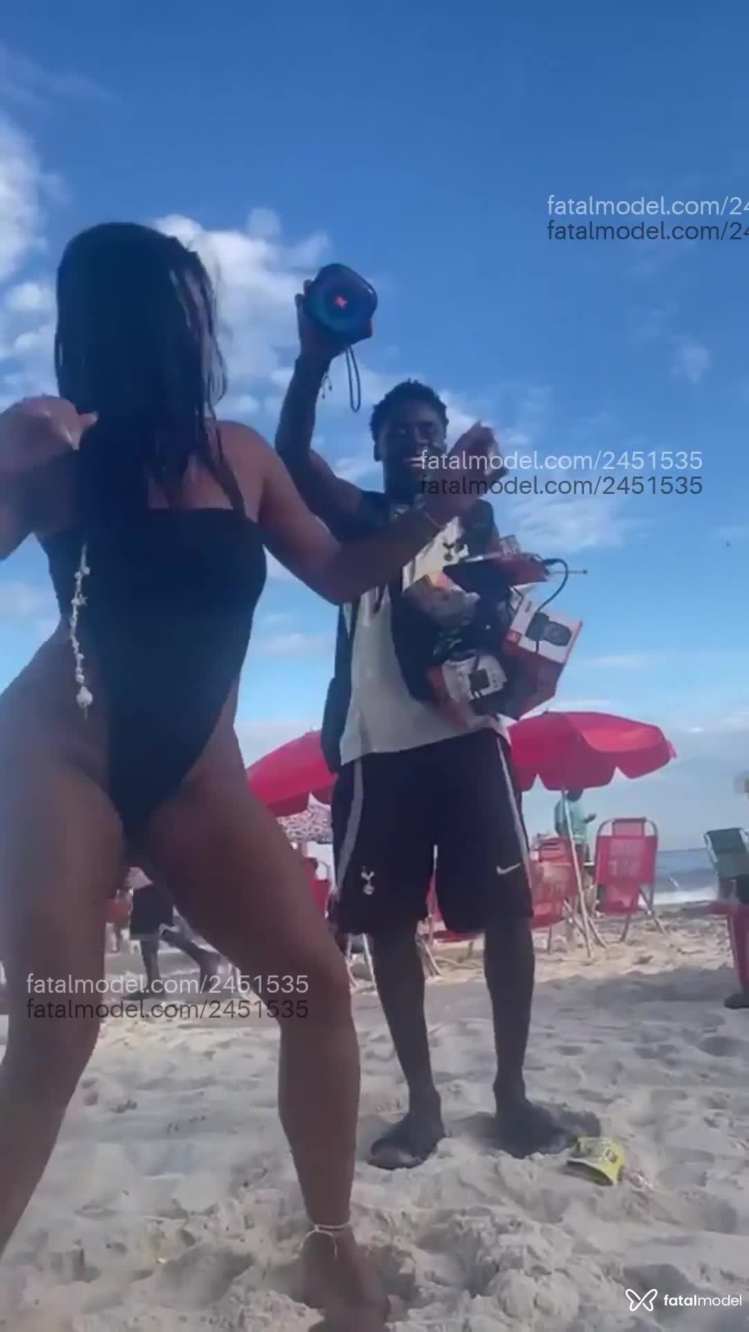 Acompanhante mulher com cabelo castanho de olhos mel em São Paulo Acompanhante mulher com cabelo castanho de olhos mel em São Paulo - Lygia Monteiro