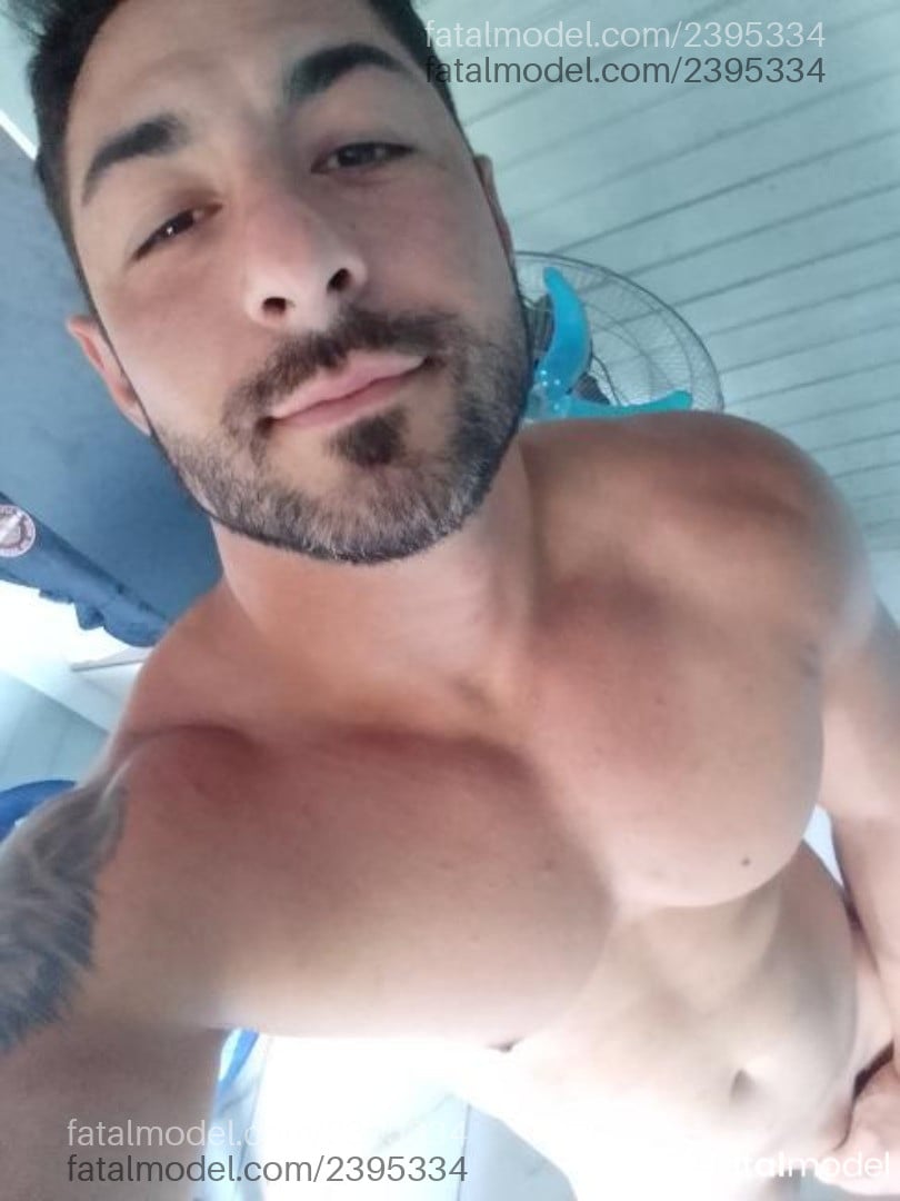 Acompanhante homem com cabelo castanho de olhos castanhos em Virtual Acompanhante homem com cabelo castanho de olhos castanhos em Virtual - Jonathan
