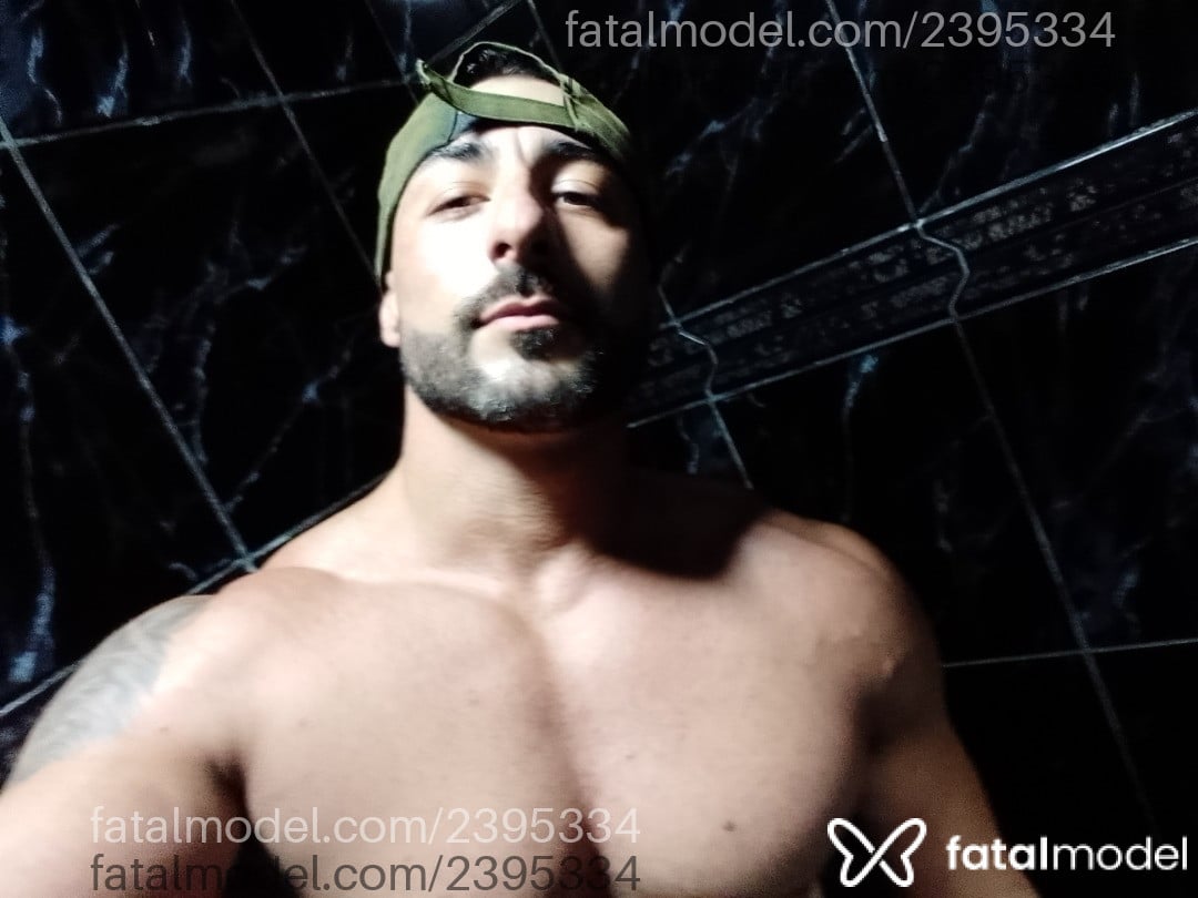 Acompanhante homem com cabelo castanho de olhos castanhos em Virtual Acompanhante homem com cabelo castanho de olhos castanhos em Virtual - Jonathan