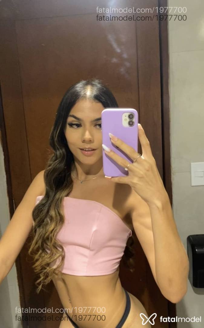 Acompanhante mulher trans morena (o) de olhos pretos - Jade Sampaio