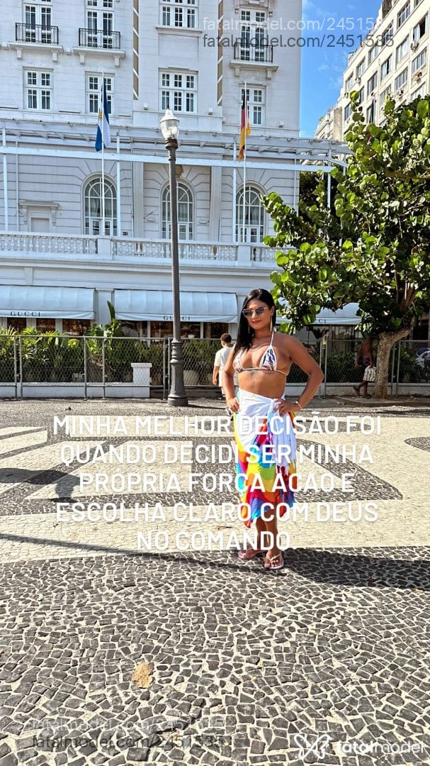 Acompanhante mulher com cabelo castanho de olhos mel em São Paulo Acompanhante mulher com cabelo castanho de olhos mel em São Paulo - Lygia Monteiro