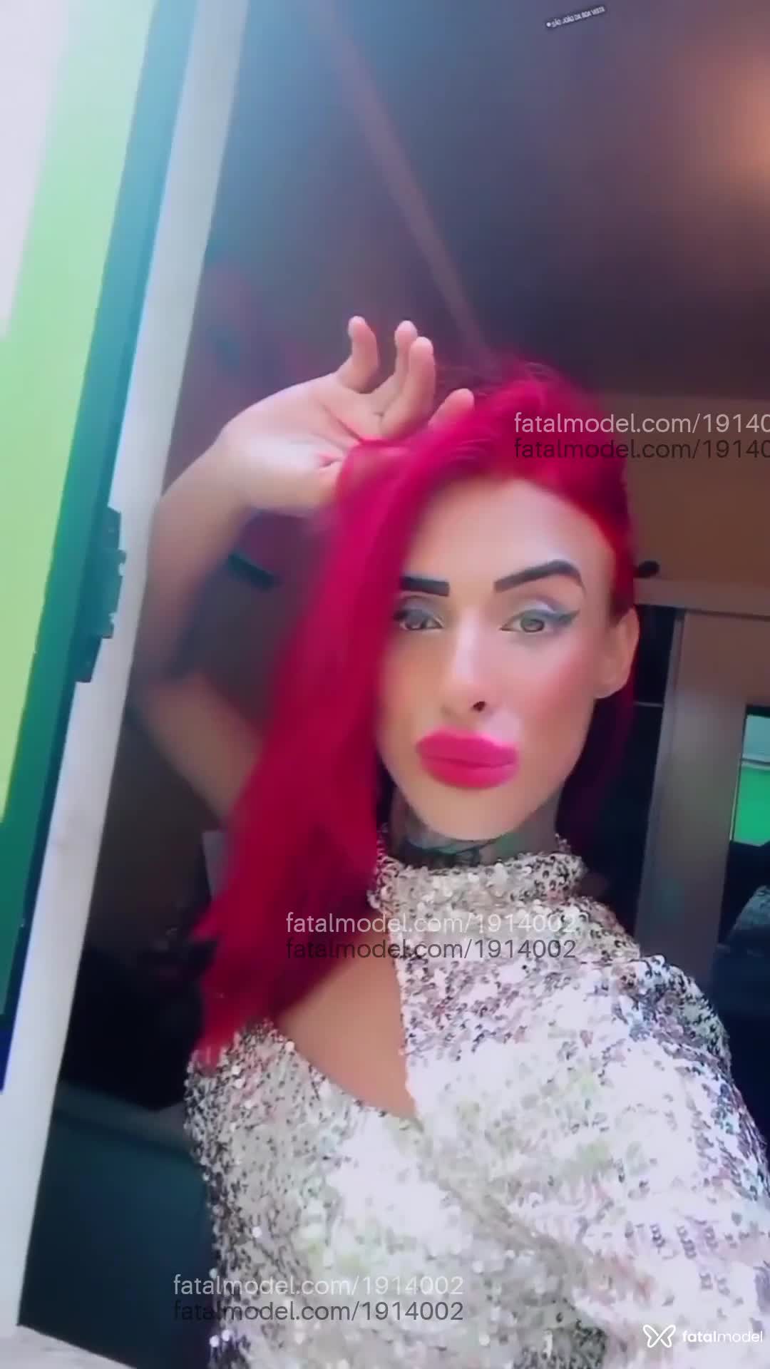 Acompanhante mulher trans ruiva (o) de olhos castanhos em São Paulo - Melinda blanc
