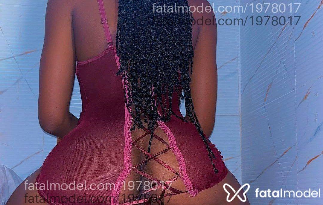 Acompanhante mulher com cabelo castanho de olhos castanhos em Ribeirão Preto - Julinha Bocademel