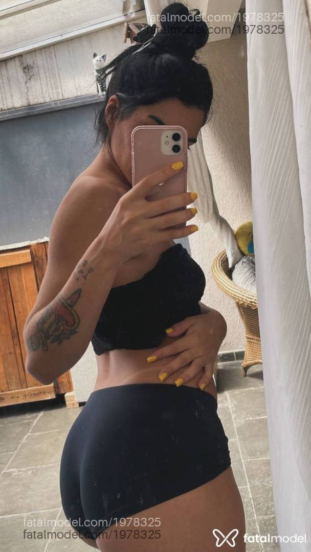 Acompanhante mulher morena (o) de olhos castanhos - Soffie