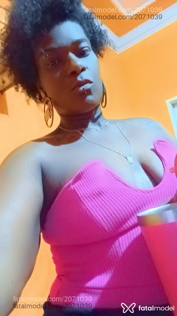 Acompanhante mulher com cabelo castanho de olhos pretos em Ribeirão Preto Acompanhante mulher com cabelo castanho de olhos pretos em Ribeirão Preto - Petra Nunes