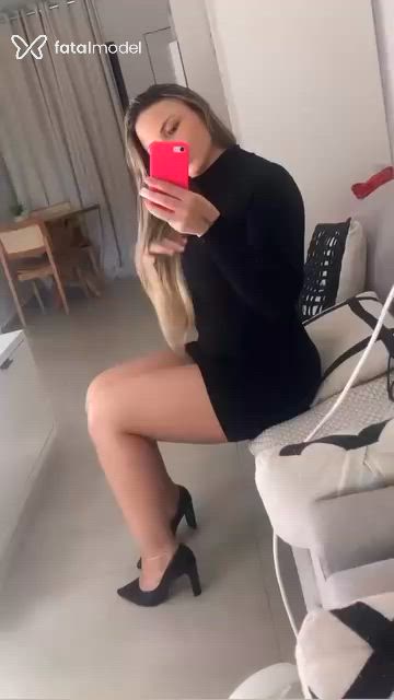 Acompanhante mulher loira (o) de olhos castanhos - Luana