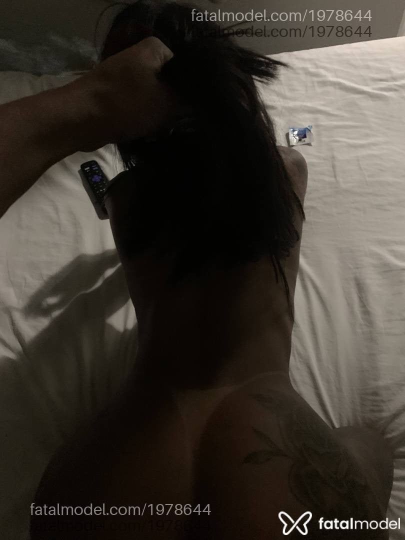 Acompanhante mulher morena (o) de olhos castanhos - Ellen