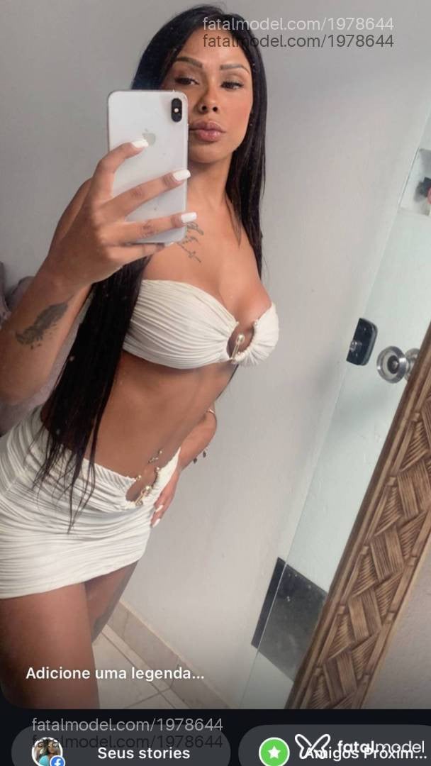 Acompanhante mulher morena (o) de olhos castanhos - Ellen