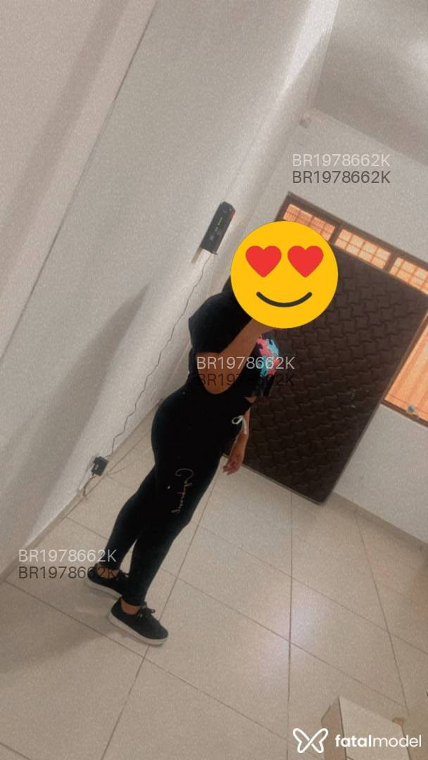 Acompanhante mulher morena (o) de olhos castanhos em São Paulo - Chloe