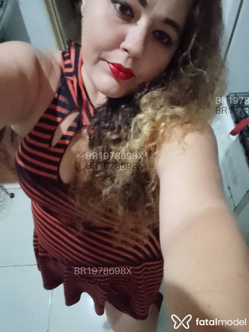Acompanhante mulher loira (o) de olhos castanhos em Uberlândia - Mariana