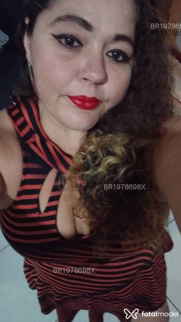 Acompanhante mulher loira (o) de olhos castanhos em Uberlândia - Mariana