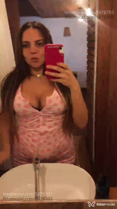 Acompanhante mulher loira (o) de olhos castanhos em Virtual - Lolobaby