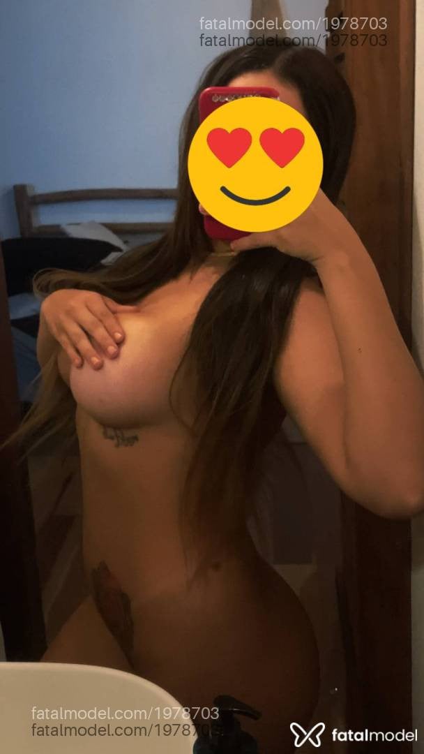 Acompanhante mulher loira (o) de olhos castanhos em Virtual - Lolobaby