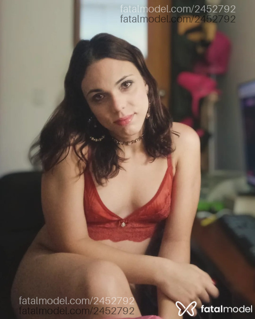 Acompanhante mulher trans com cabelo castanho de olhos mel em São Paulo - Anastácia Ricci