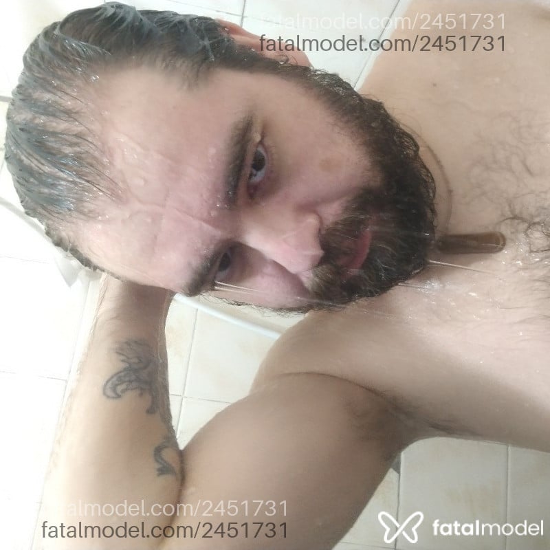 Acompanhante homem com cabelo castanho de olhos castanhos - Aquiles